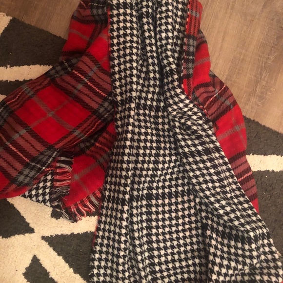 Express Scarf/Wrap! - Picture 2 of 2